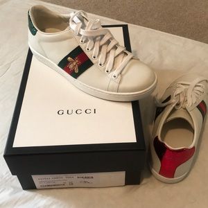 SOLD!!!!! Gucci Size 37 7.5 bee Ace sneakers